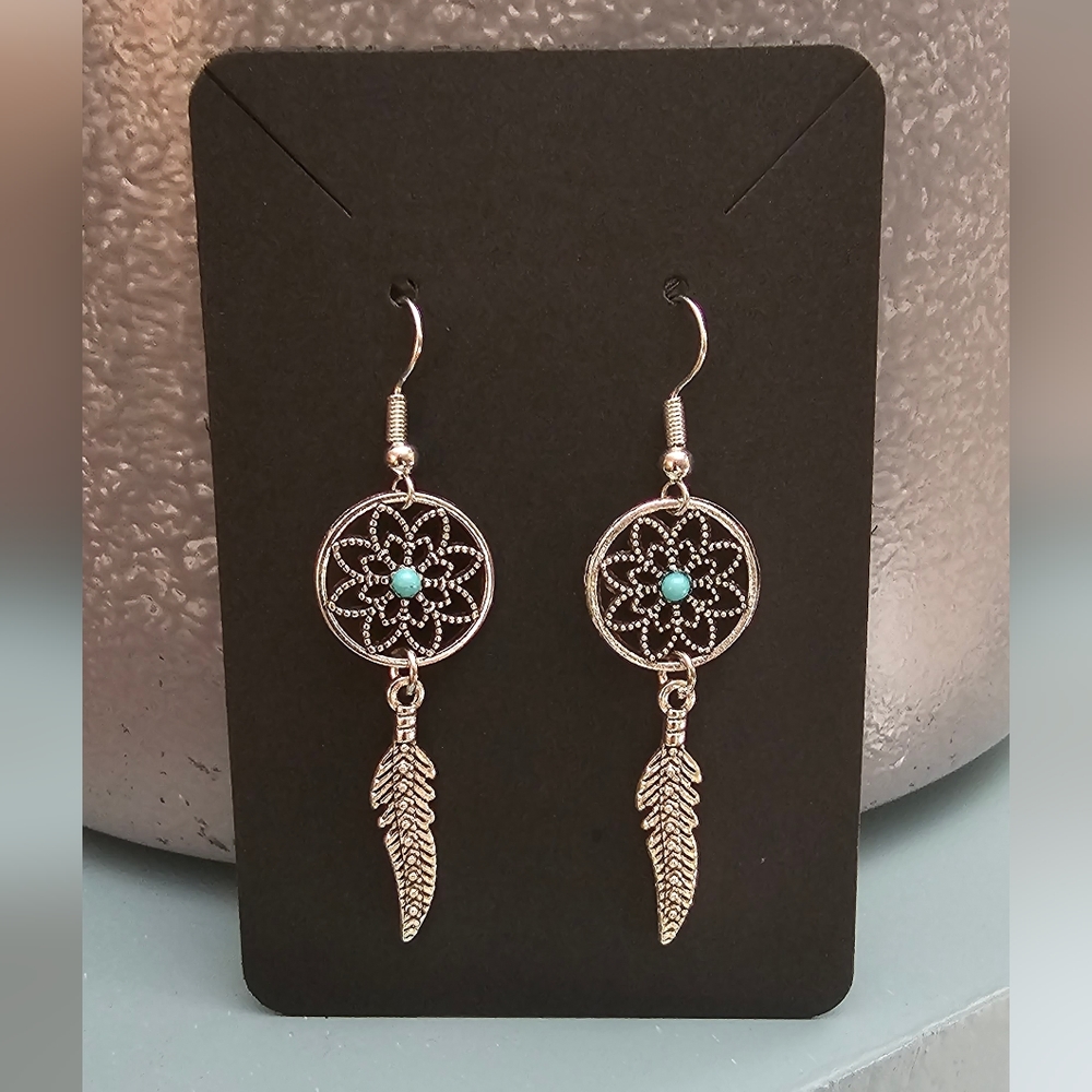 DREAM CATCHER EARRINGS WITH TURQUOISE & ONE FEATHER – NAVAJO - Picture 2 of 3